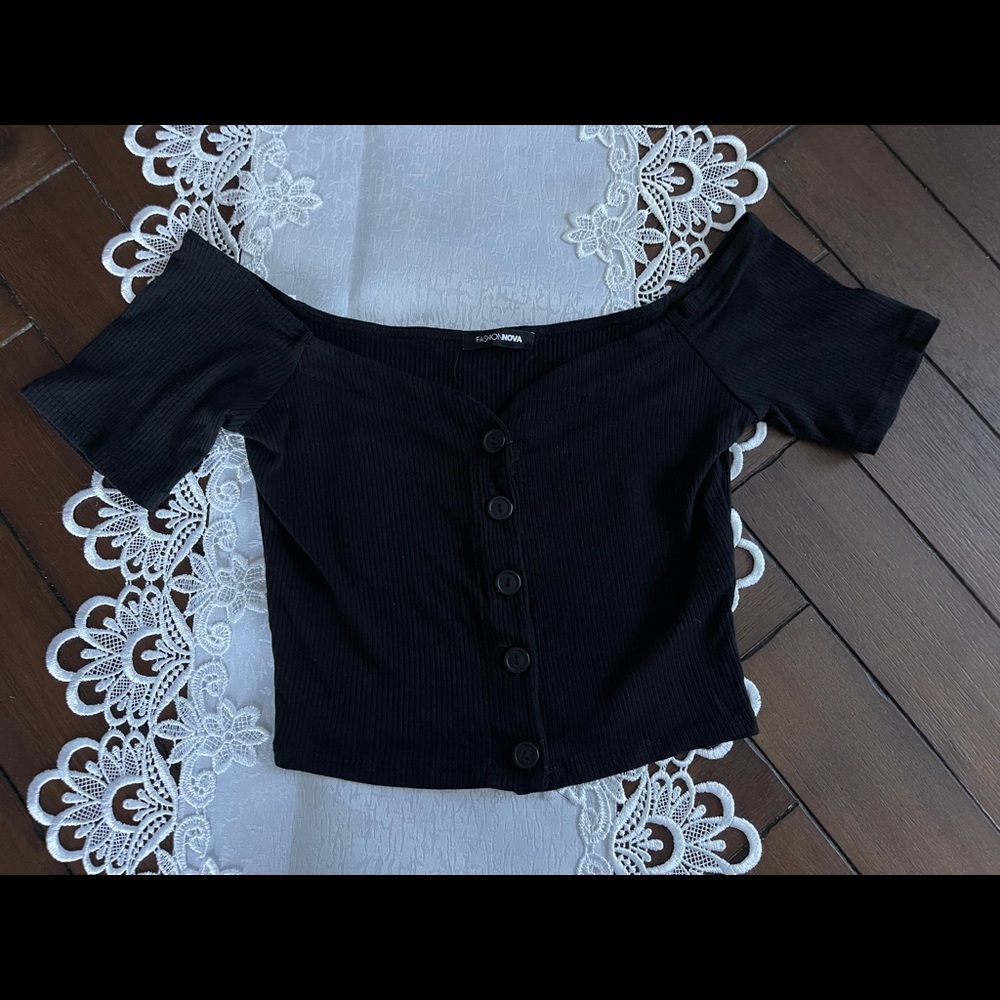 Fashion Nova Like New Black Crop Top Size Medium